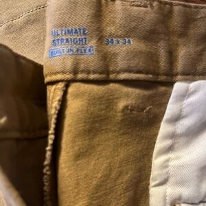 Men’s Old Navy khaki pants